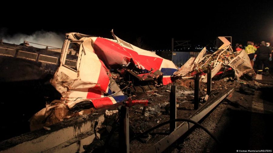 Colisão de trens na Grécia deixa dezenas de mortos