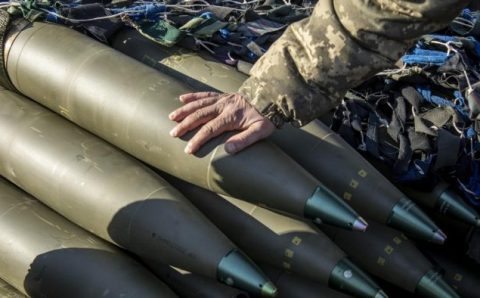 UE aprova envio de 2 bilhões de euros em munição para Kiev