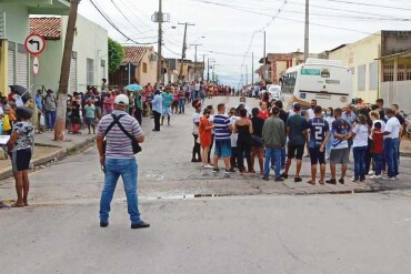 MT:  TRISTE LEMBRANÇA:   Lula questiona fila do osso em um MT com maiores criadores de gado