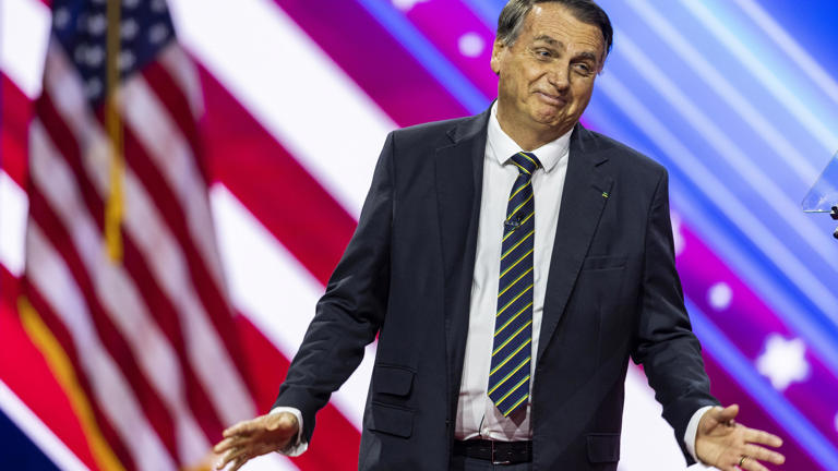 Missão na Presidência ainda não acabou, diz Bolsonaro em evento conservador nos EUA