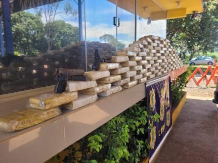 Tenente é preso com mais de 100kg de cocaína em rodovia