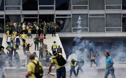 MT:  VÃO USAR TORNOZELEIRA:   Moraes manda soltar mais 11 moradores de MT presos por ataques em Brasília