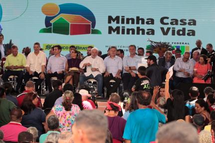 MT:  VAI COMBATER A FOME:   Lula volta a falar da fila do ossinho e diz que retornará a MT para churrasco com Zé do Pátio
