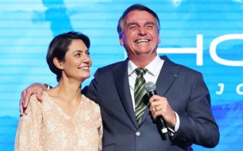ERA PARA MICHELLE:   Bolsonaro tentou trazer ilegalmente joias de R$ 16,5 milhões