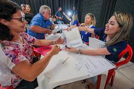 Governo de Mato Grosso entrega títulos definitivos em bairro de Cuiabá nesta segunda-feira (27)