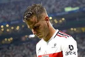 Galoppo, do São Paulo, realiza processo de recuperação após cirurgia no joelho