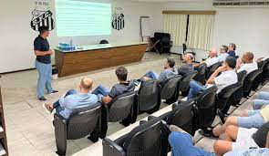 Santos faz reunião com conselheiros para apresentar mudanças nas categorias de base