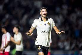 Decisivo, Pedro Raul exalta “mística” de São Januário após vitória do Vasco