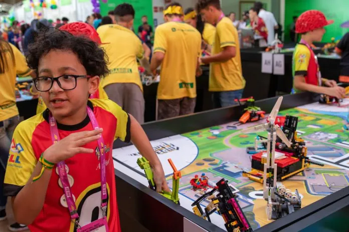 Festival de robótica reúne estudantes de todo o país no DF