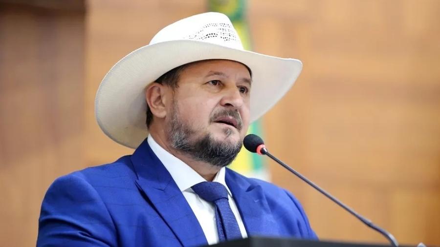 MT:  POLÊMICA EM MT:   Cattani: Sintep é contra escolas militares porque perde o poder de influência e manipulação