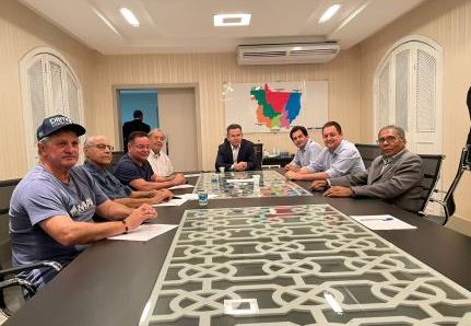 MT:  PARTIDO RACHADO:  Sem a presença da elite, Mendes assume comando do União Brasil