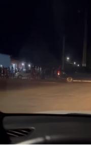 Homem é morto e amigo baleado por dupla em motocicleta no interior de MT