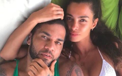 Daniel Alves teria firmado acordo com ex-mulher para escapar da prisão, diz TV da Espanha