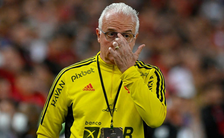 Mercado da bola: Maurício fecha com clube do Brasileirão, Dorival Jr de volta ao Flamengo, Cavani no Santos, Nathan fecha com novo clube, Fla quer jogador do Corinthians, Zidane no PSG e mais