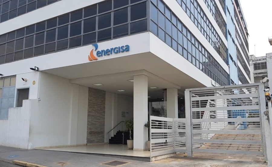 Programa Desenrola prorroga prazo para negociação de débitos na conta de energia e servidores dos Centros de Referência ajudam a esclarecer dúvidas