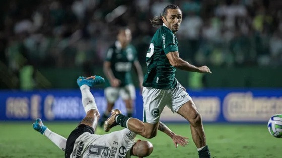 Cuca estreia no Corinthians com derrota de virada para o Goiás em Goiânia