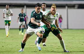 Deyverson é expulso, e Cuiabá cai para o Goiás na semifinal da Copa Verde