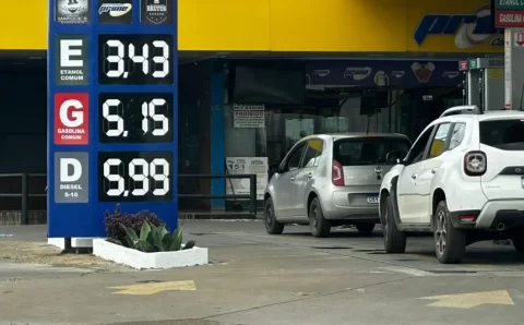 MT:  Feriado começa com gasolina a R$ 5,15 em Várzea Grande