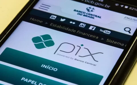 Governo federal discute possibilidade de parcelamento de dívidas pelo Pix