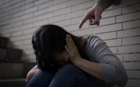 ACUSADO PRESO: Mulher é queimada por ex 1 dia após pedir medida protetiva; 80% do corpo atingido