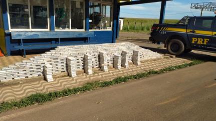 Caminhoneiro é preso com 420 kg de cacaína em carga de milho