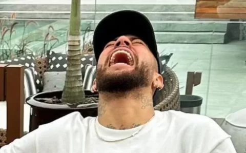 Neymar brilha e Santos vence primeira no Campeonato Brasileiro