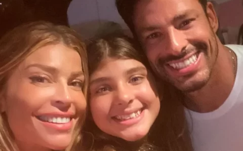 Cauã Reymond e Grazi Massafera posam juntos em aniversário da filha e fãs pedem: ‘Voltem’