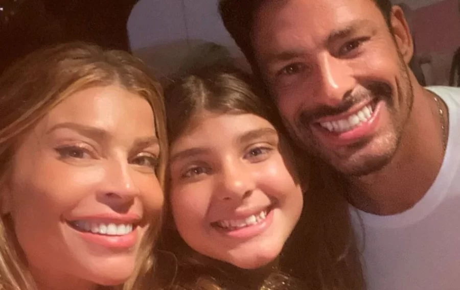 Cauã Reymond e Grazi Massafera posam juntos em aniversário da filha e fãs pedem: ‘Voltem’