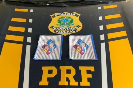 TRÁFICO DE DROGAS: Polícia prende jovem flagrada com selos de LSD em ônibus de viagem