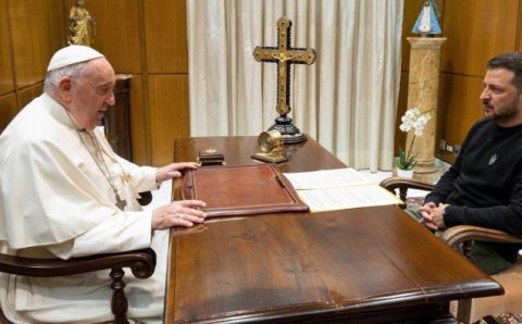 Papa Francisco recebe Zelenski no Vaticano