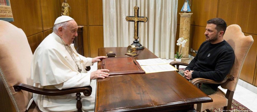 Papa Francisco recebe Zelenski no Vaticano