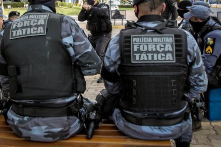 TRÁFICO; VEJA: PM acha tablets de cocaína escondida em ar condicionado em Cuiabá