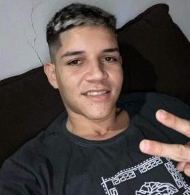 Bandidos invadem casa e matam jovem a tiros na sala