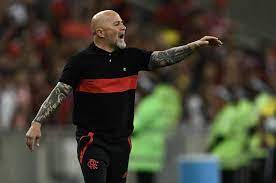 Sampaoli, técnico do Flamengo, processa Neto após ser acusado de racismo