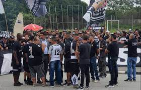 Luxemburgo pede tempo, e encontro com torcedores sela trégua por 10 jogos no Corinthians