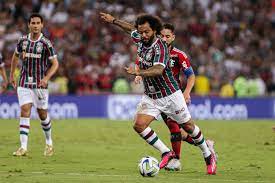 Diniz minimiza preocupação com Marcelo no Fluminense: “Em breve retorna aos treinos”