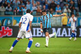 Em jogo de golaços, Grêmio e Cruzeiro empatam pelas oitavas de final da Copa do Brasil