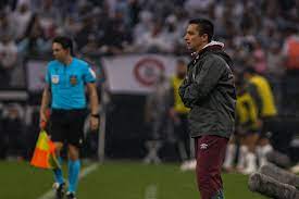 Auxiliar de Diniz lamenta derrota para o Corinthians: “Frustante, mas estamos no caminho certo”