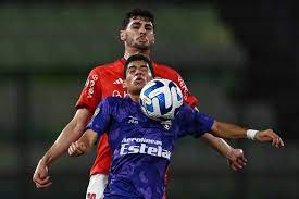 Após quebrar jejum de gols, Luiz Adriano comemora vitória do Internacional na Libertadores