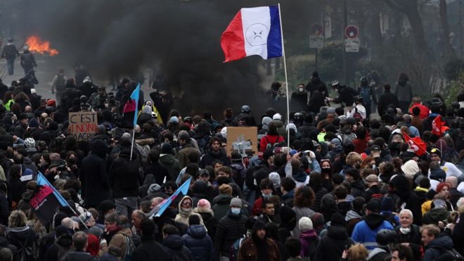 Por que 1° de maio foi marcado por violência nas ruas na França