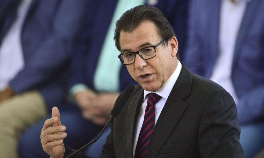 Ministro defende liberação de verba do FAT para alunos do ensino médio