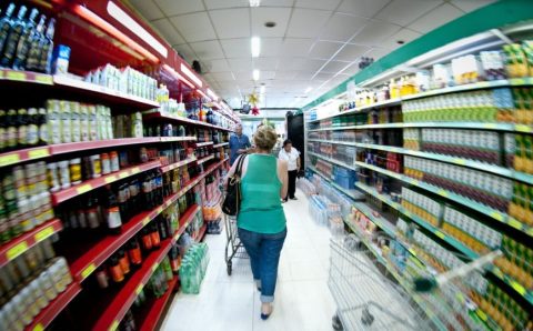 MT:  PARCELAMENTOS:   Compras a prazo fazem vendas do comércio crescer em Cuiabá