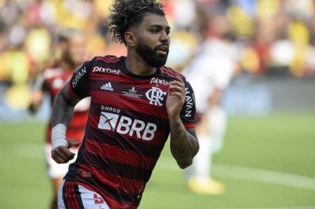 Gabigol é desfalque em treino do Flamengo e faz trabalho de reforço muscular