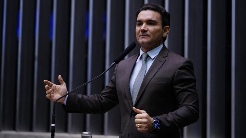 Celso Sabino: o que pode levar Lula a dar ministério a ex-aliado de Bolsonaro