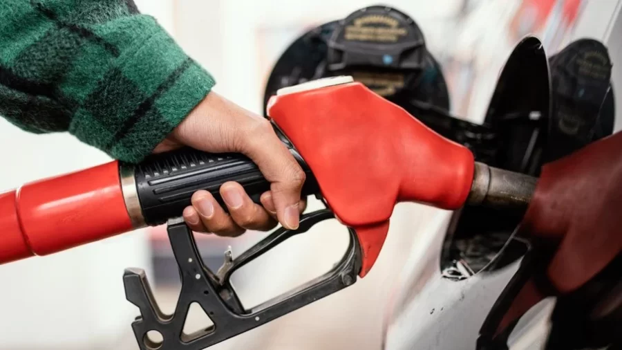 Gasolina e etanol mais caros: litro subirá R$ 0,22 a partir de sábado