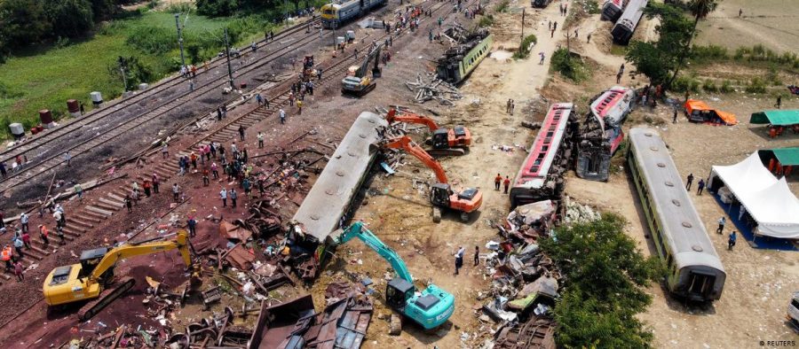 Índia diz que falha de sinalização causou acidente com trens
