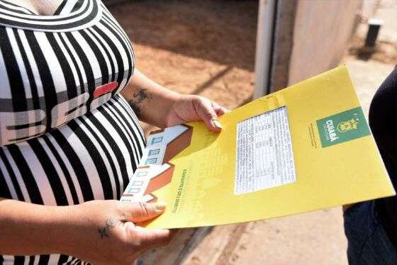 MT:  19 HORAS:   Prefeito entrega mais de 500 títulos definitivos de propriedade a moradores do Dr. Fábio na segunda-feira