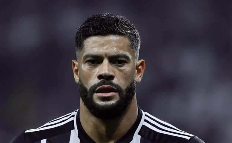 Salários de R$ 8,4 milhões, ele aceitou jogar no Flamengo: Hulk não causa influência e reforço diz sim para o CRF