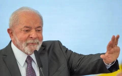 SELIC:   Lula volta a cobrar Campos Neto sobre taxa de juros