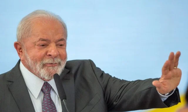 SELIC:   Lula volta a cobrar Campos Neto sobre taxa de juros